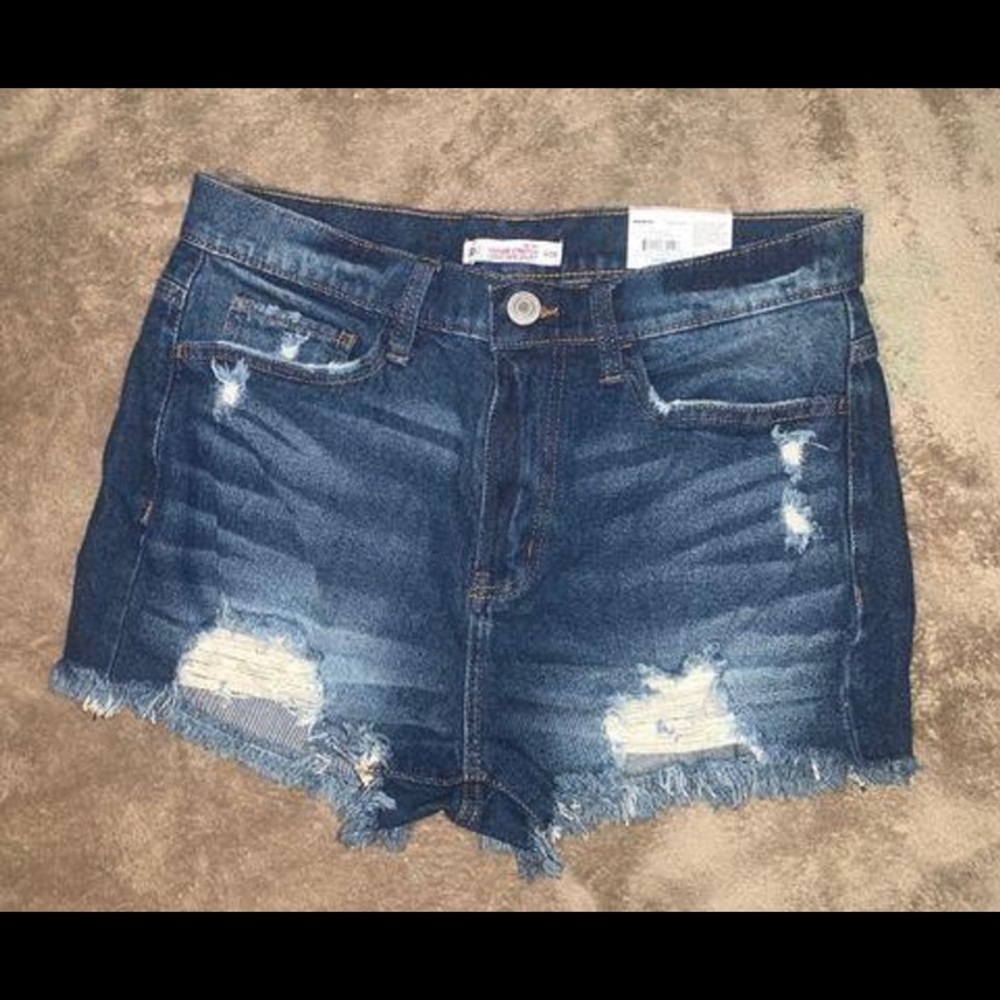 Never worn, run a little small (or i’m just bigger than I thought lol) Brand new